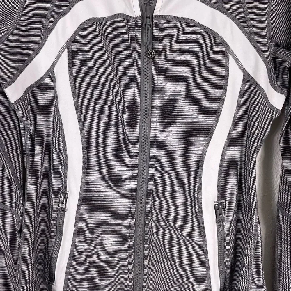 Lululemon Striped Grey & White Zip Up Work‎ Out Define Jacket Size 8
